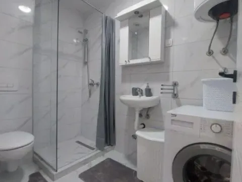 Izdavanje, dvosoban stan, 67m², Zagorič, Podgorica - image 10