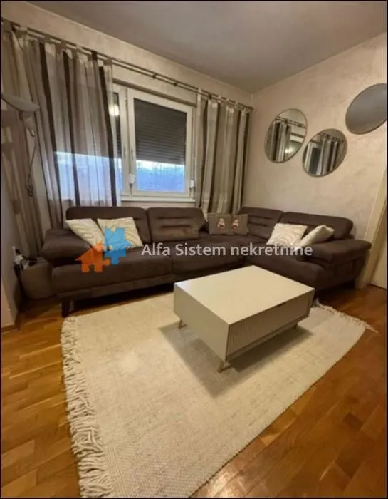 Izdavanje, trosoban stan, 73m², Voždovac Sve Podlokacije, Beograd
