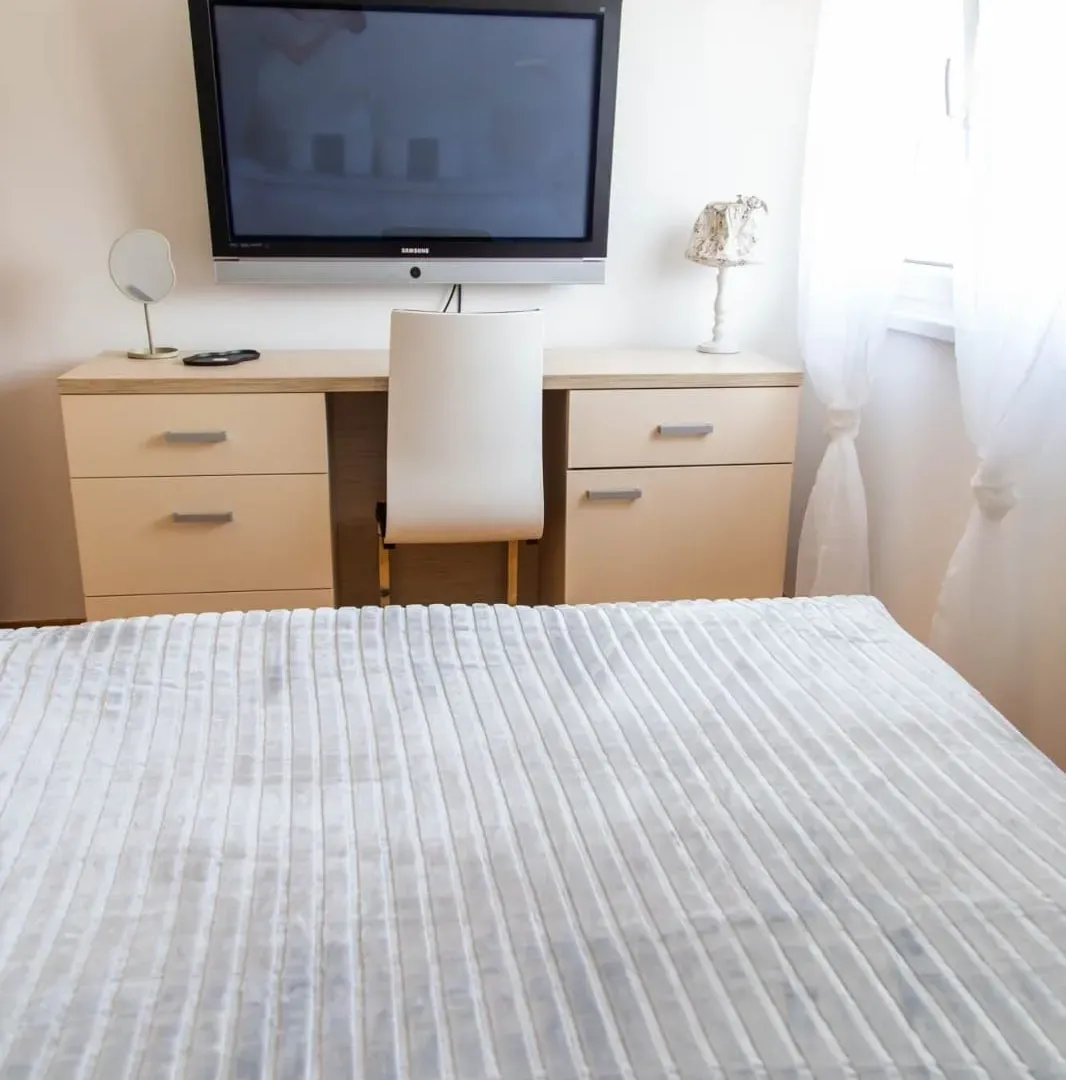 Izdavanje, jednosoban stan, 46m², Blok 9, Podgorica
