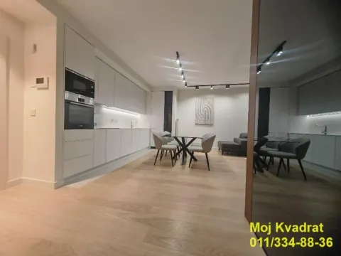 Izdavanje, četvorosoban stan, 120m², Savski Venac, Beograd - image 8