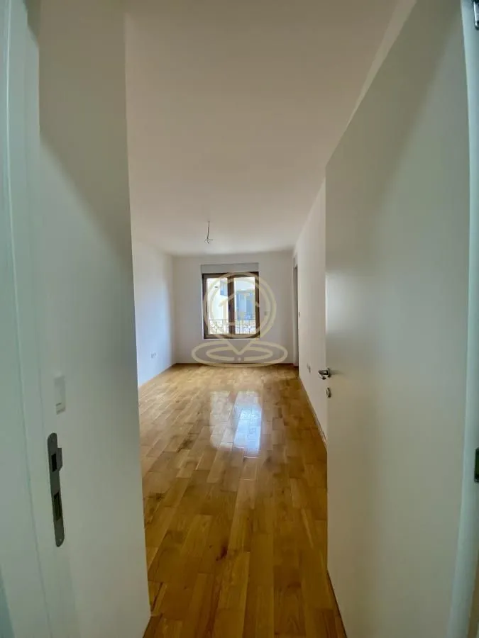 Prodaja, četvorosoban stan, 95m², Crveni Pevac, Niš