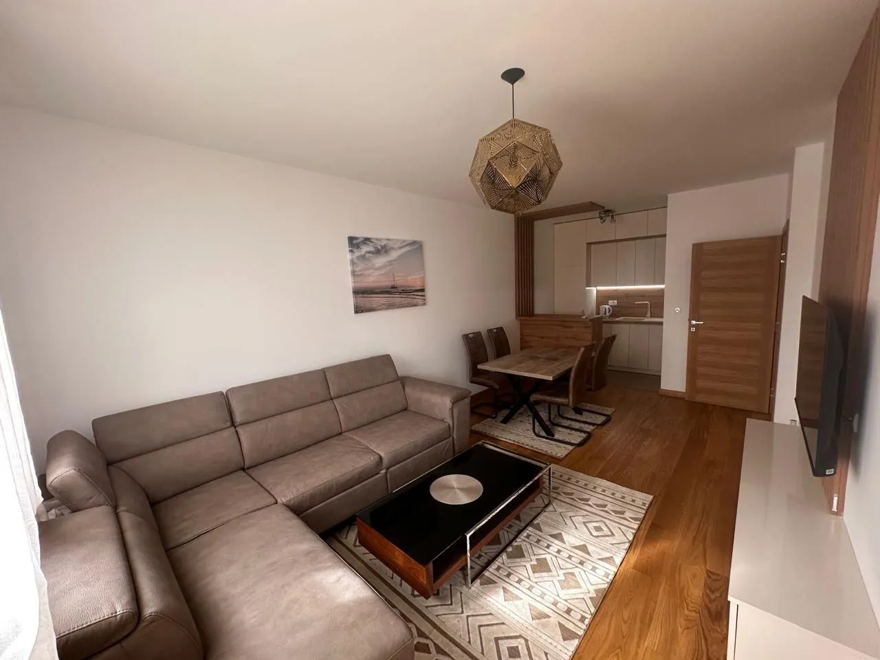 Izdavanje, jednosoban stan, 45m², New City, Podgorica