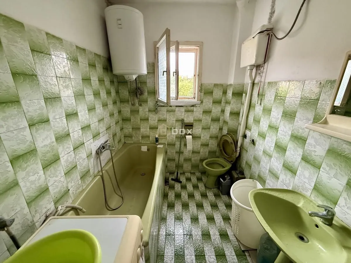 Prodaja, trosoban stan, 95m², Pantelej, Niš