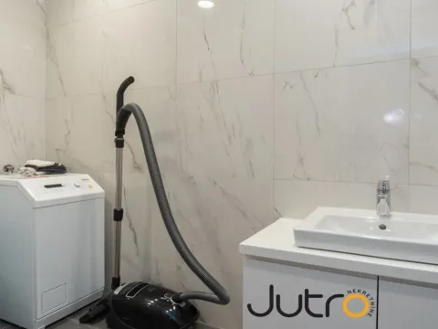 Prodaja, trosoban stan, 237m², Centar, Bar - image 12