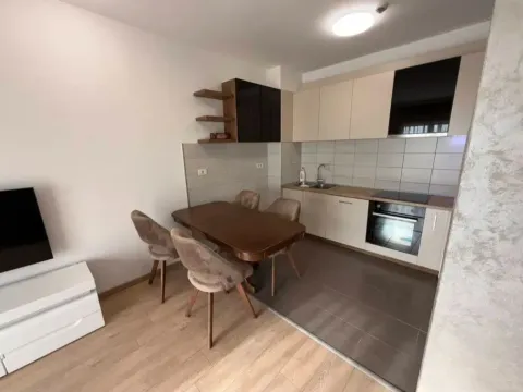 Izdavanje, dvosoban stan, 75m², City Kvart, Podgorica - image 3