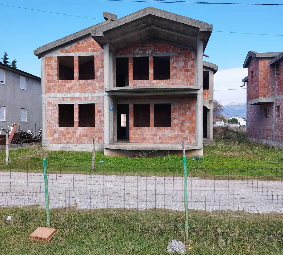 Prodaja, kuća, 300m², Podgorica, Crna Gora