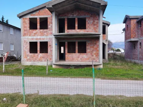 Prodaja, kuća, 300m², Podgorica, Crna Gora - image 8