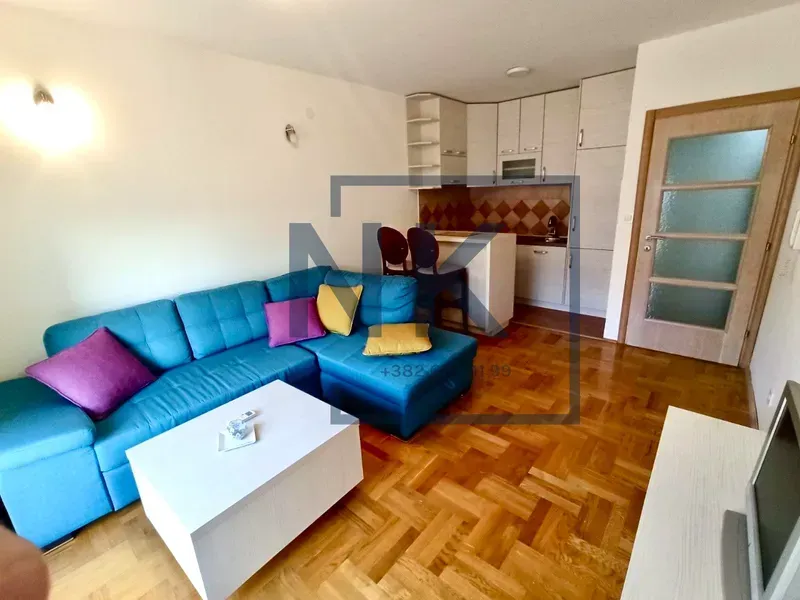 Izdavanje, jednosoban stan, 40m², Stari Aerodrom, Podgorica
