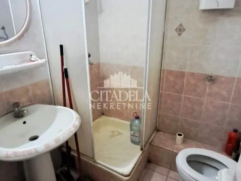 Prodaja, trosoban stan, 91m², Labudovo Brdo, Beograd - image 9