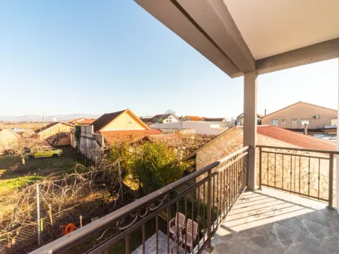 Rent, house, 125m², Gornja Gorica, Podgorica - image 12