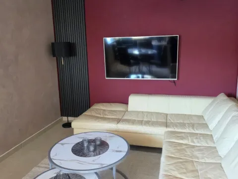 Izdavanje, dvosoban stan, 70m², Topla, Herceg Novi - image 2