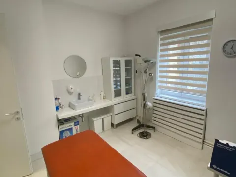 Izdavanje, trosoban stan, 64m², Zemun Centar, Zemun Sve Podlokacije - image 9