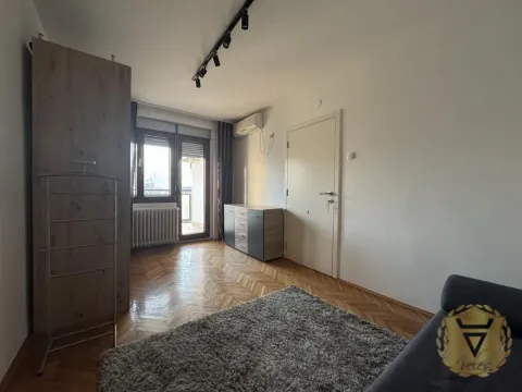 Izdavanje, trosoban stan, 70m², Stari Grad, Beograd - image 8