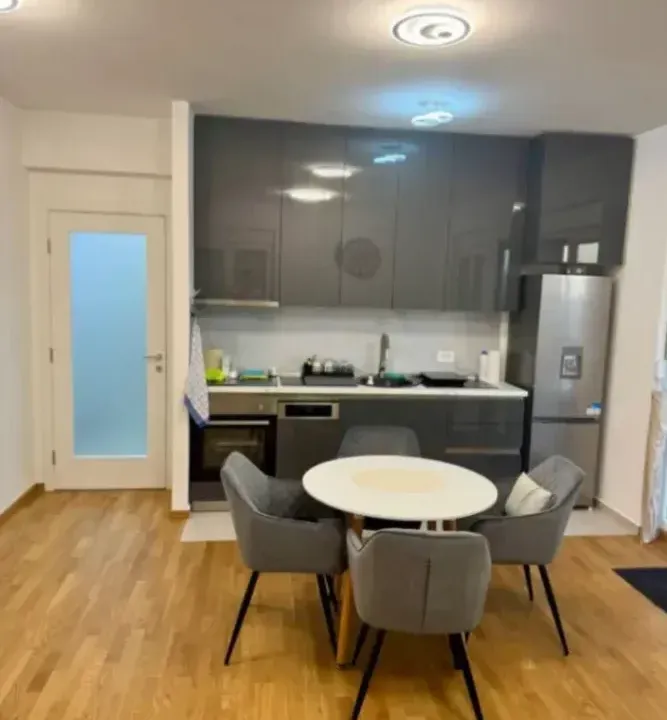 Izdavanje, dvosoban stan, 66m², Stari Aerodrom, Podgorica