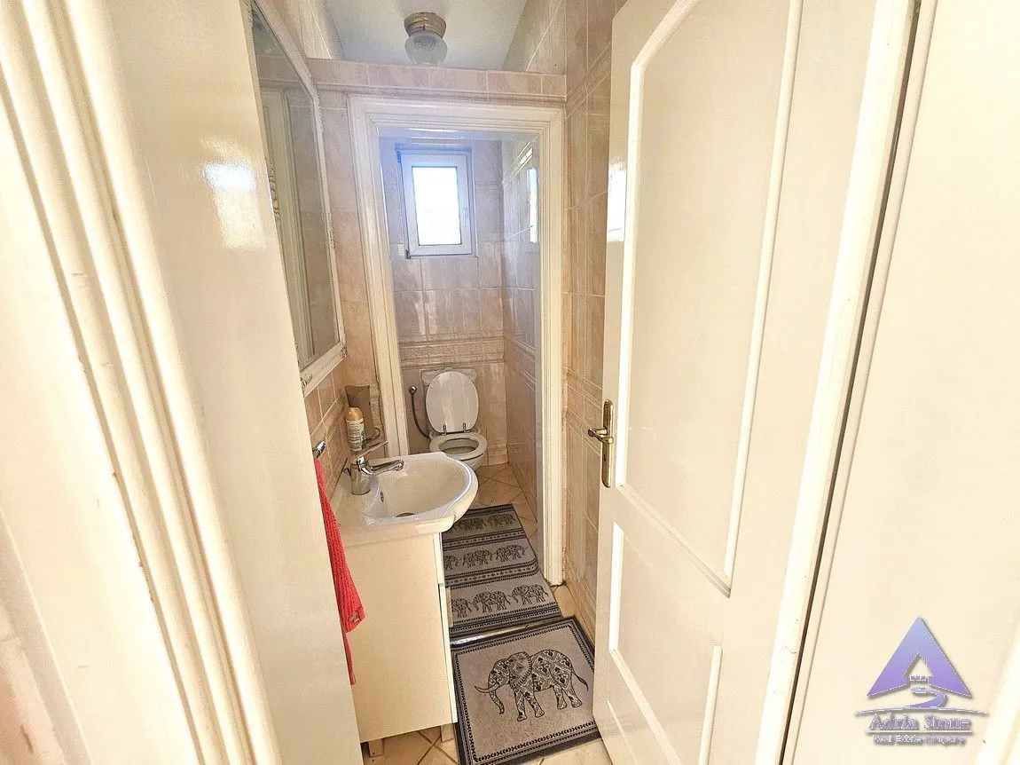 Sale, house, 308m², Tološi, Podgorica