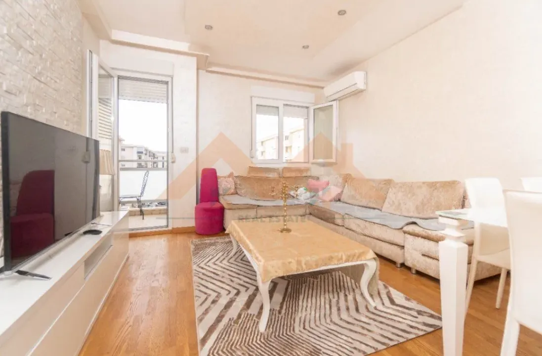 Izdavanje, dvosoban stan, 63m², City Kvart, Podgorica