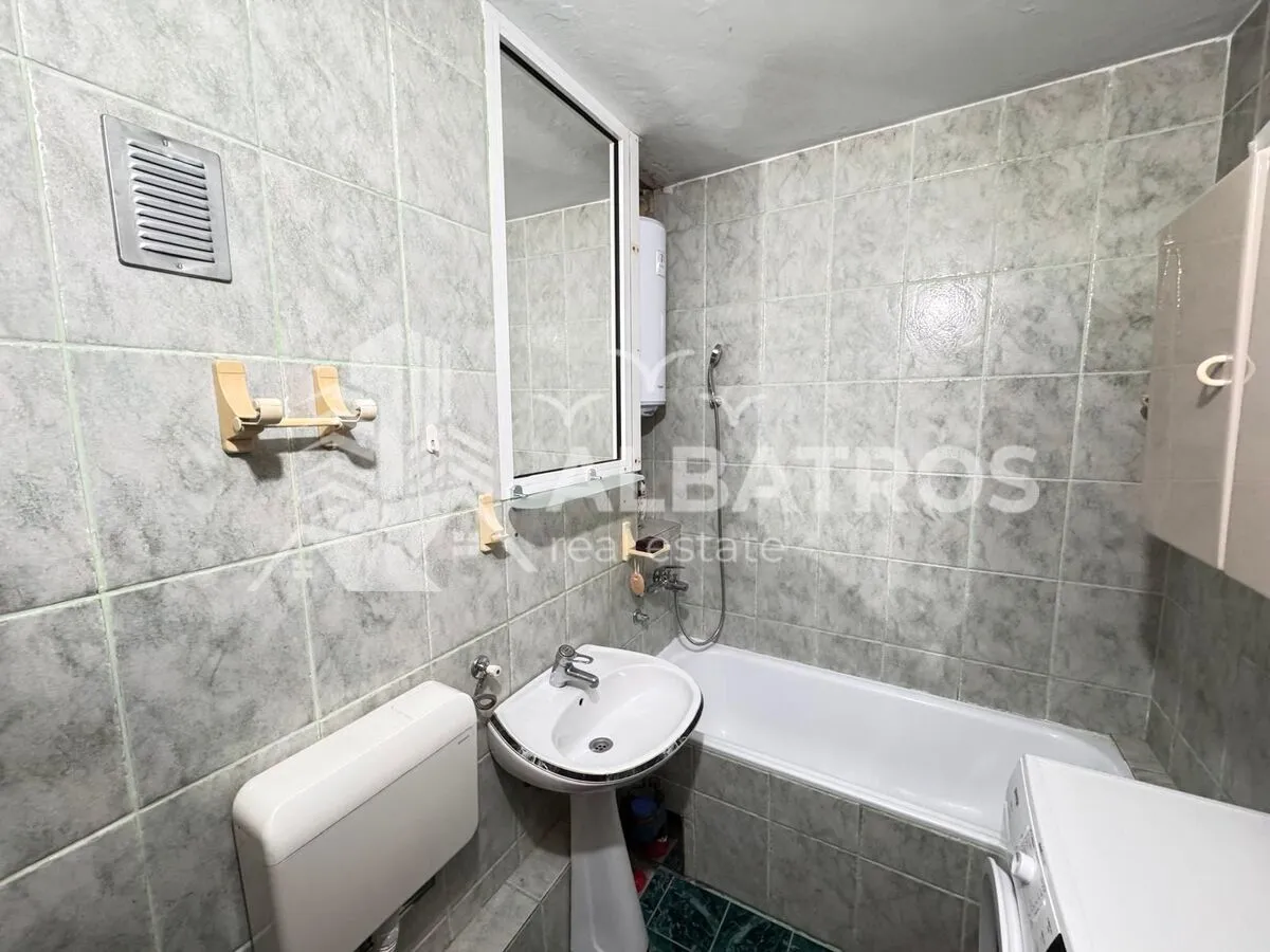 Prodaja, dvosoban stan, 77m², Centar, Bar