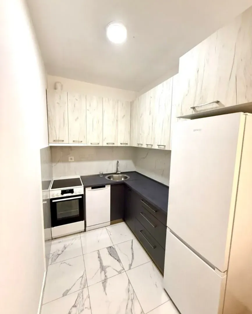 Izdavanje, jednosoban stan, 40m², Pobrežje, Podgorica