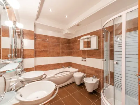 Prodaja, dvosoban stan, 124m², Centar, Podgorica - image 8