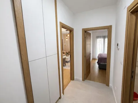 Izdavanje, jednosoban stan, 48m², New City, Podgorica - image 7