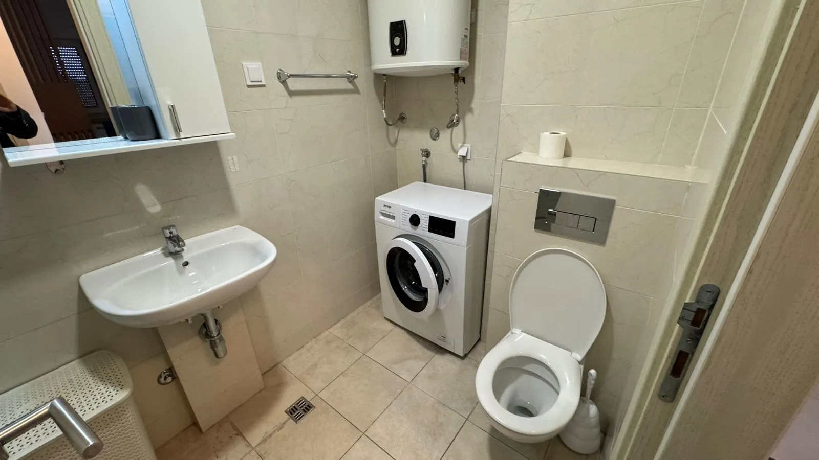 Izdavanje, dvosoban stan, 55m², Velji Vinogradi, Budva