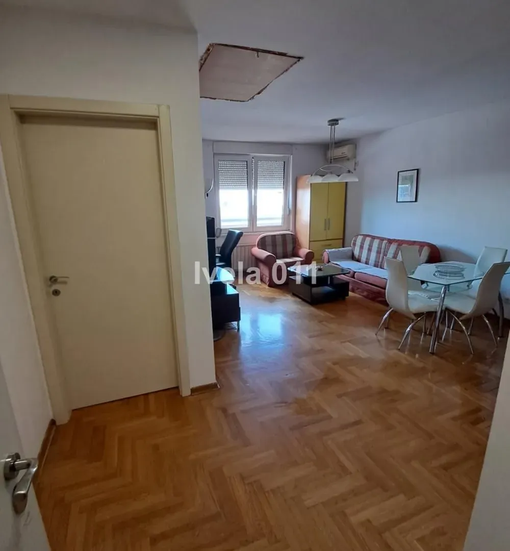 Prodaja, dvosoban stan, 43m², Vojvode Vlahovica, Beograd
