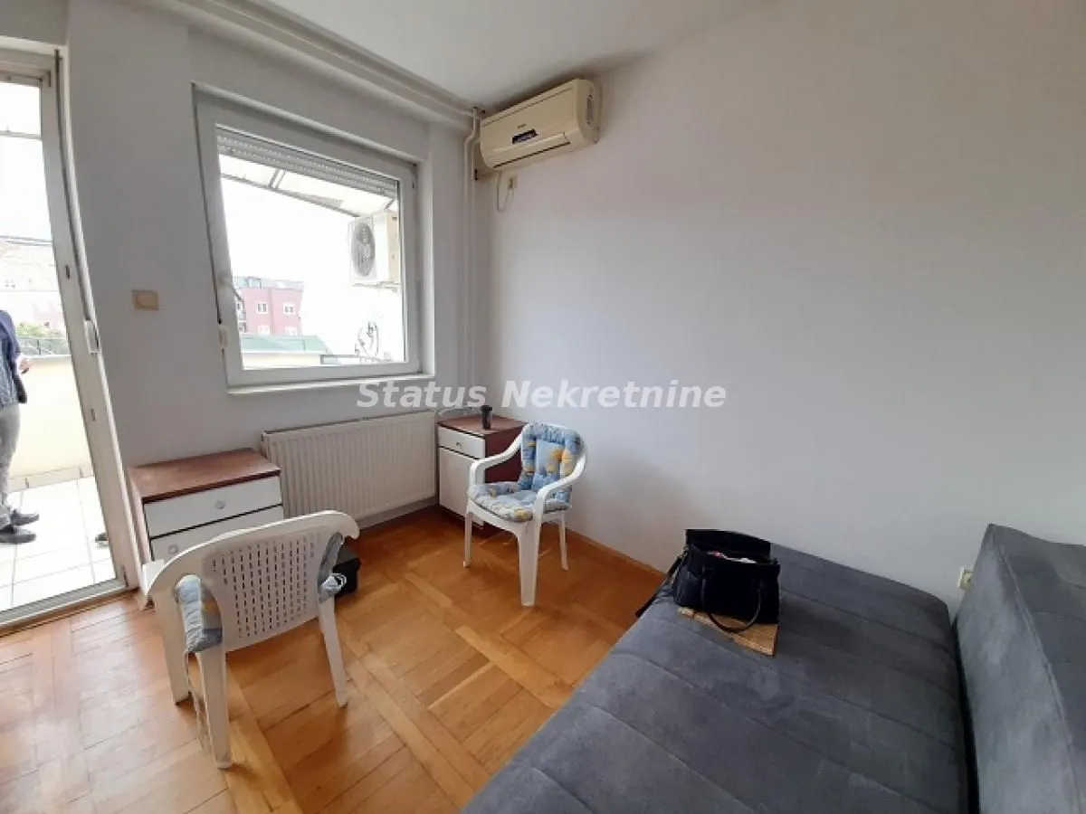 Izdavanje, garsonjera, 24m², Centar, Novi Sad