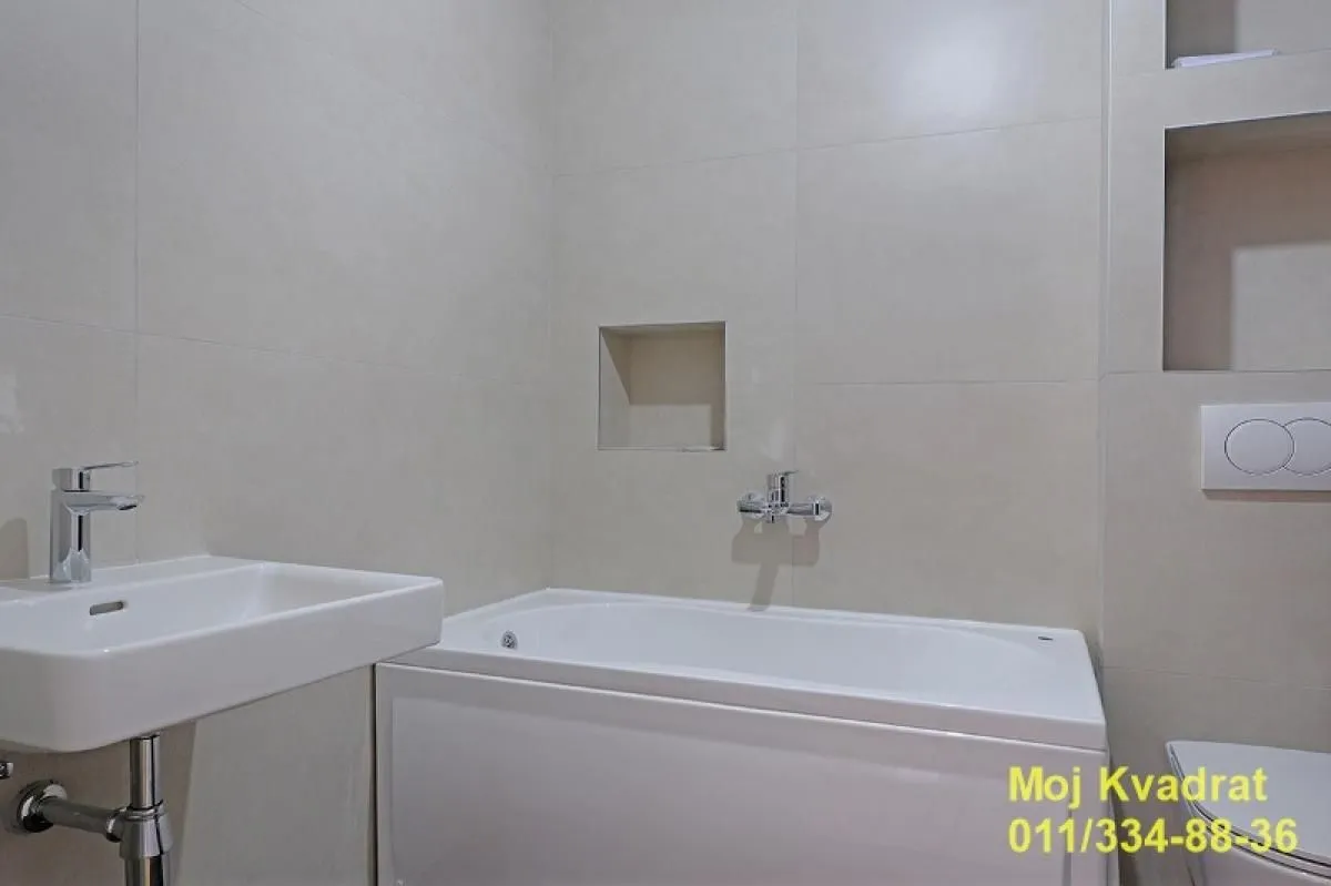 Prodaja, dvosoban stan, 67m², Đeram Pijaca, Beograd