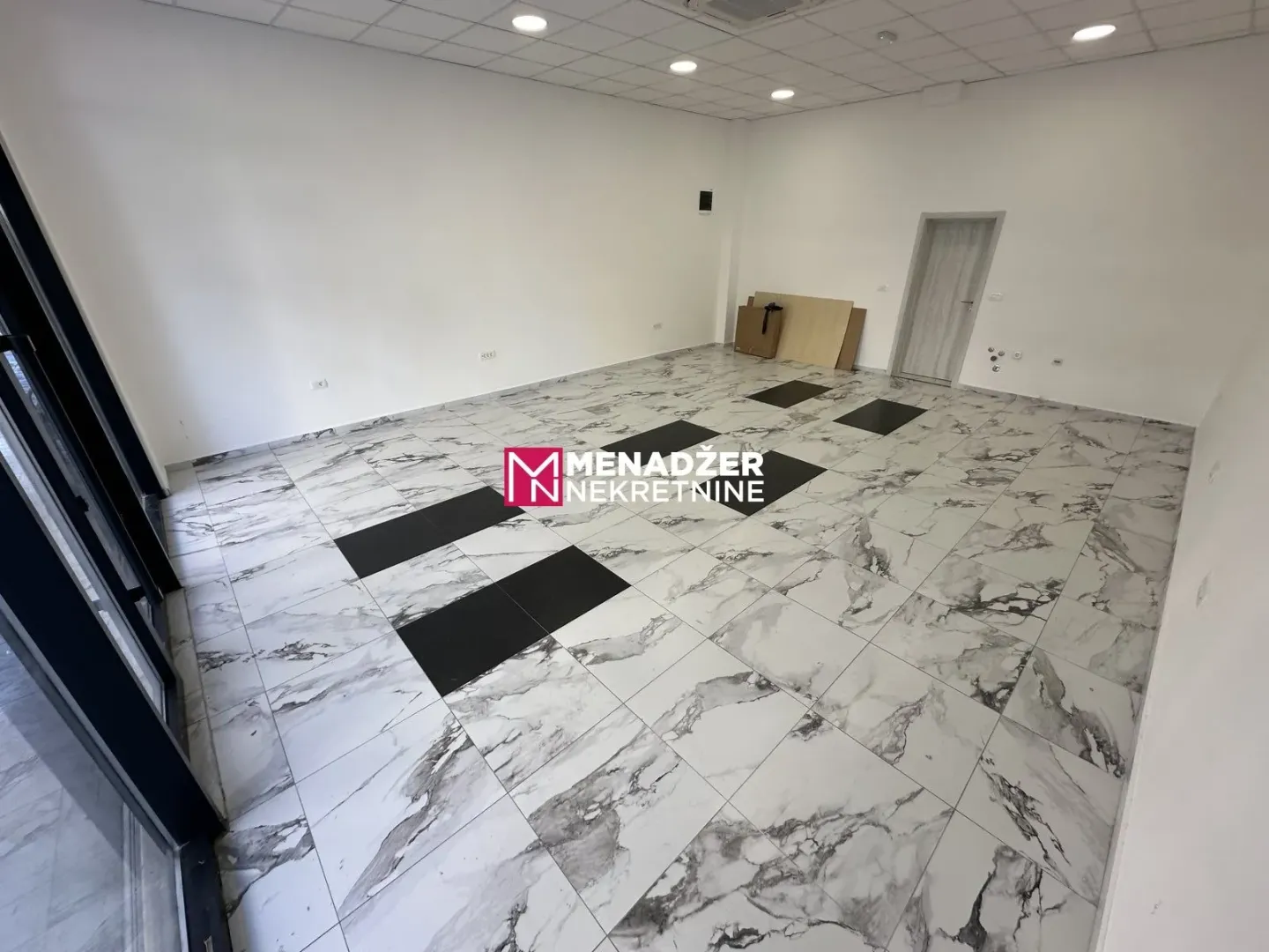 Rent, office space, 54m², Central Point, Podgorica