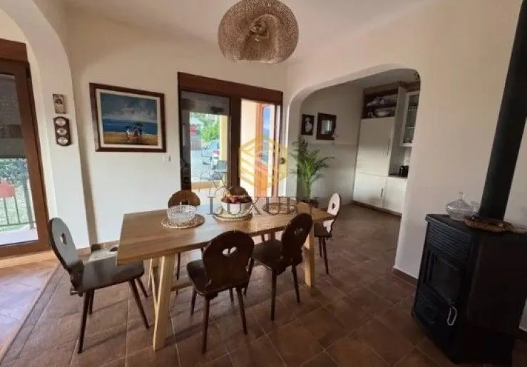 Rent, house, 256m², Masline, Podgorica