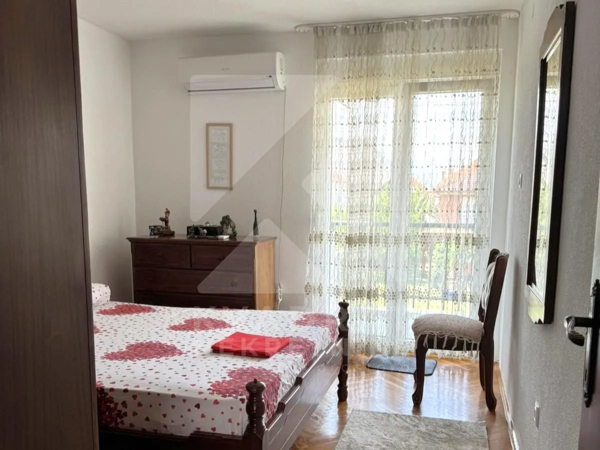 Izdavanje, dvosoban stan, 65m², Gornja Gorica, Podgorica