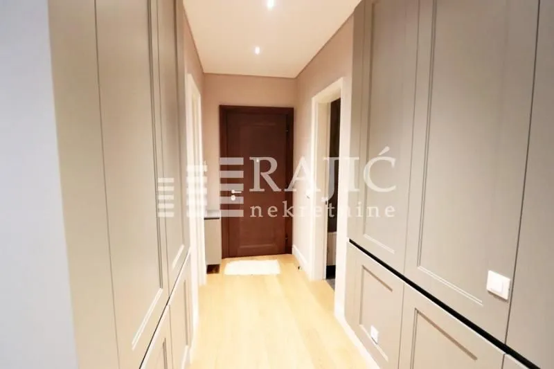 Rent, three bedroom apartment, 100m², Savski Venac, Beograd