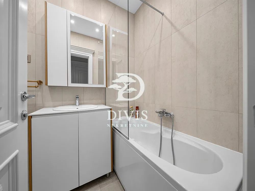 Rent, four bedroom apartment, 107m², Dorćol Sve Podlokacije, Beograd