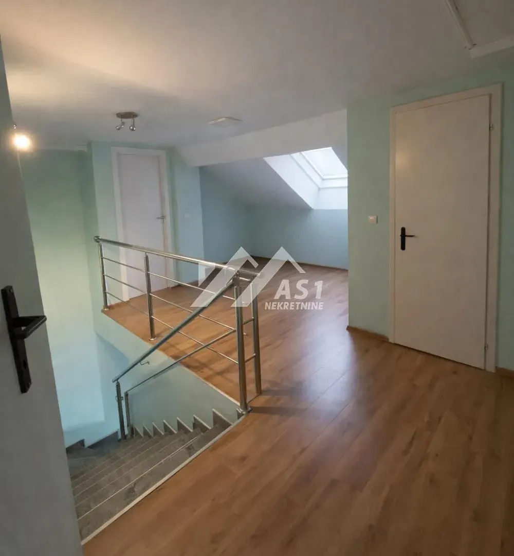 Rent, office space, 300m², Petrovaradin, Novi Sad