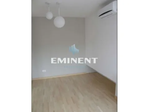 Izdavanje, trosoban stan, 130m², Kalenić Pijaca, Vračar Sve Podlokacije - image 12