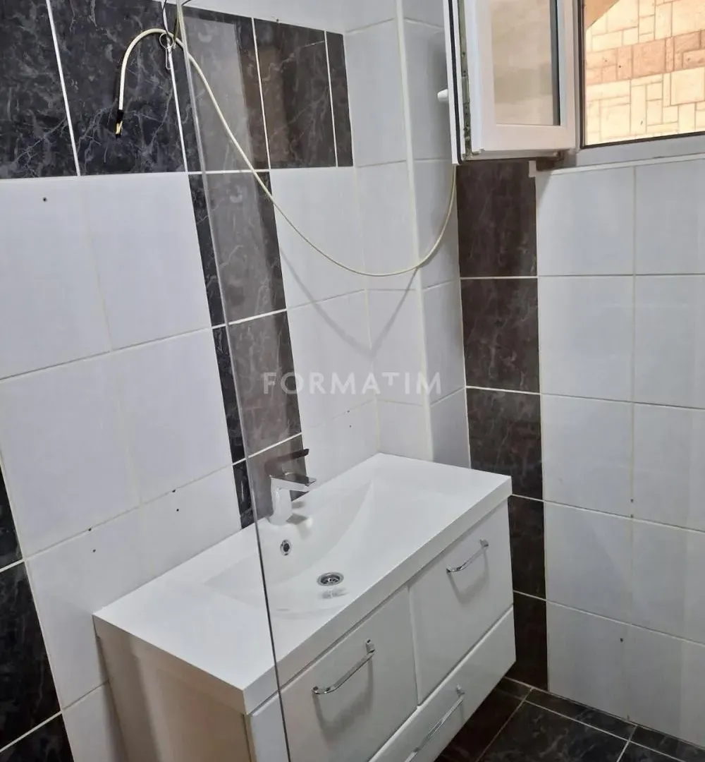 Izdavanje, jednosoban stan, 45m², Krnjaca, Palilula Sve Podlokacije