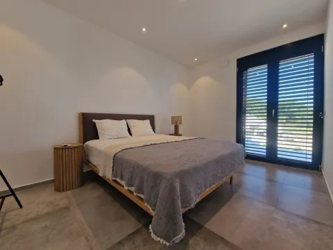 Rent, house, 410m², Tivat, Crna Gora - image 14