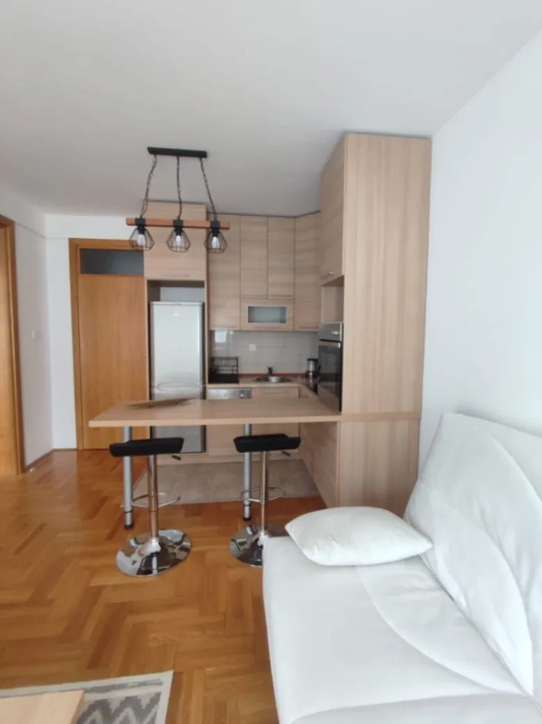Rent, one bedroom apartment, 50m², Babilonija, Budva