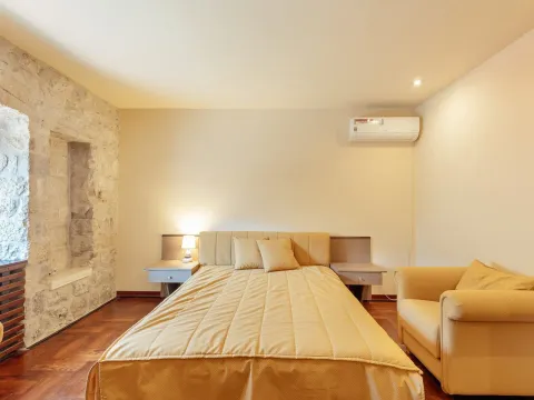 Prodaja, kuća, 246m², Kotor, Crna Gora - image 8