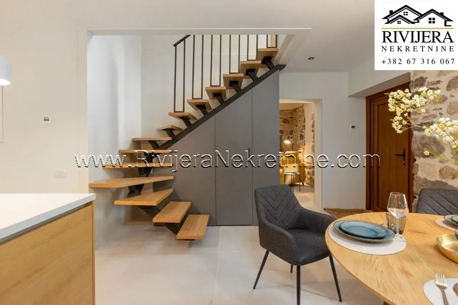 Prodaja, kuća, 110m², Škaljari, Kotor