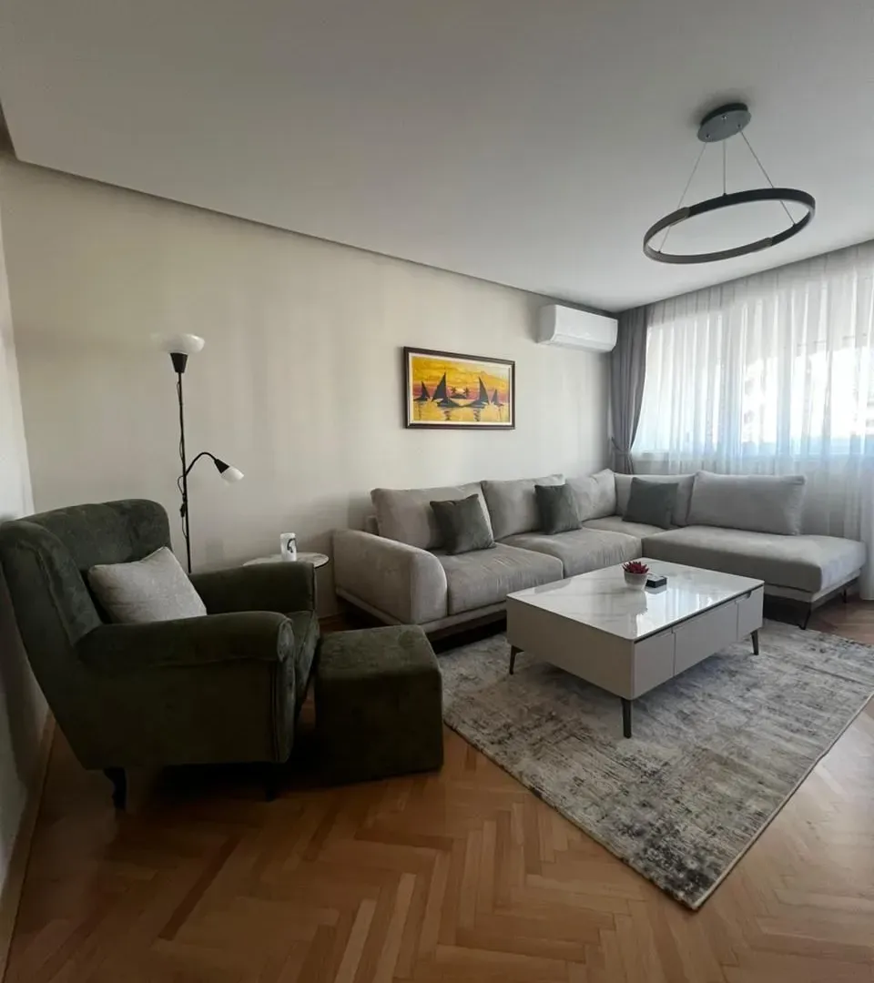 Izdavanje, trosoban stan, 102m², Preko Morače, Podgorica