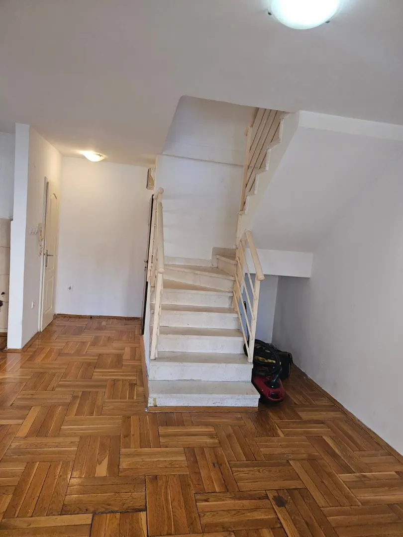 Rent, office space, 65m², Stari Aerodrom, Podgorica