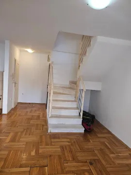 Rent, office space, 65m², Stari Aerodrom, Podgorica - image 14