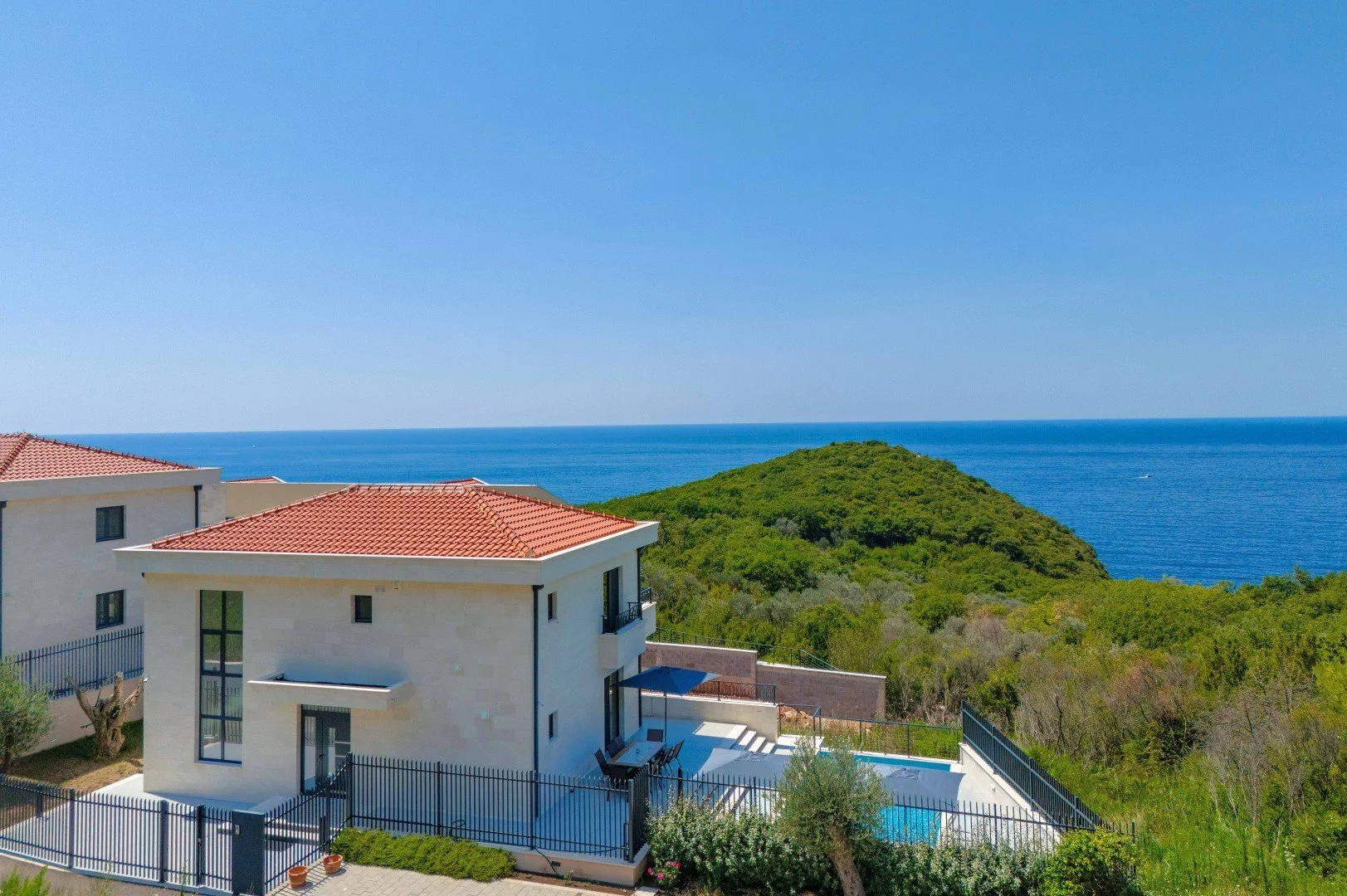 Sale, house, 318m², Reževići, Budva