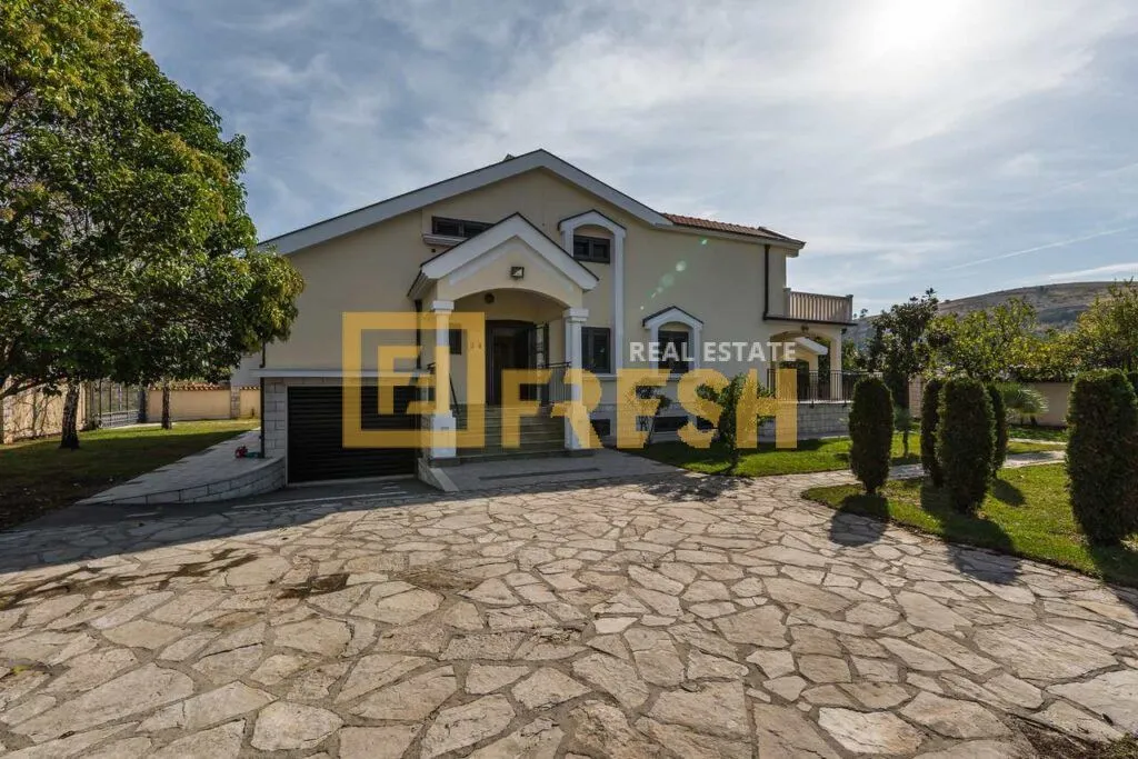 Rent, house, 370m², Zabjelo, Podgorica
