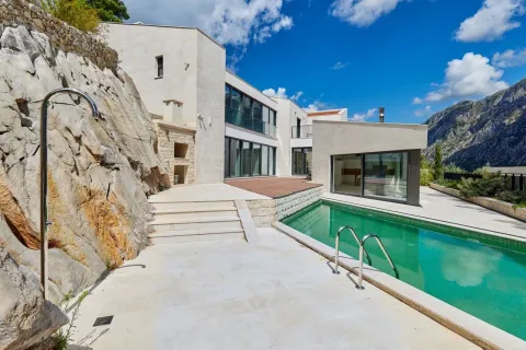Prodaja, kuća, 479m², Prčanj, Kotor - image 8