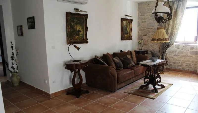 Sale, house, 385m², Strp, Kotor