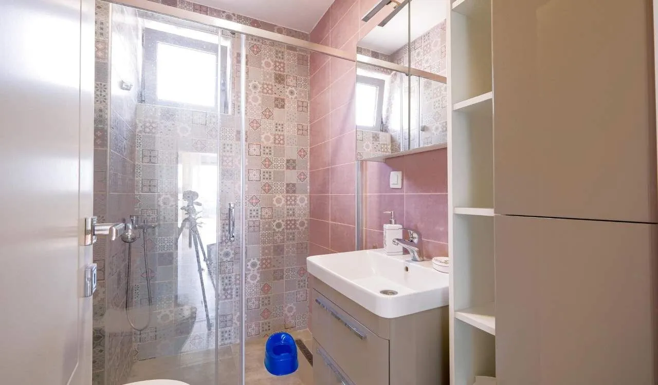 Prodaja, trosoban stan, 116m², Centar, Tivat