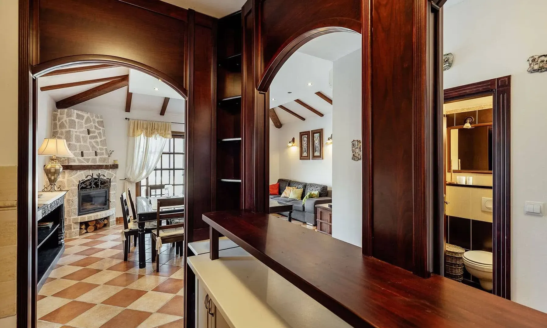 Prodaja, dvosoban stan, 92m², Kostanjica, Kotor