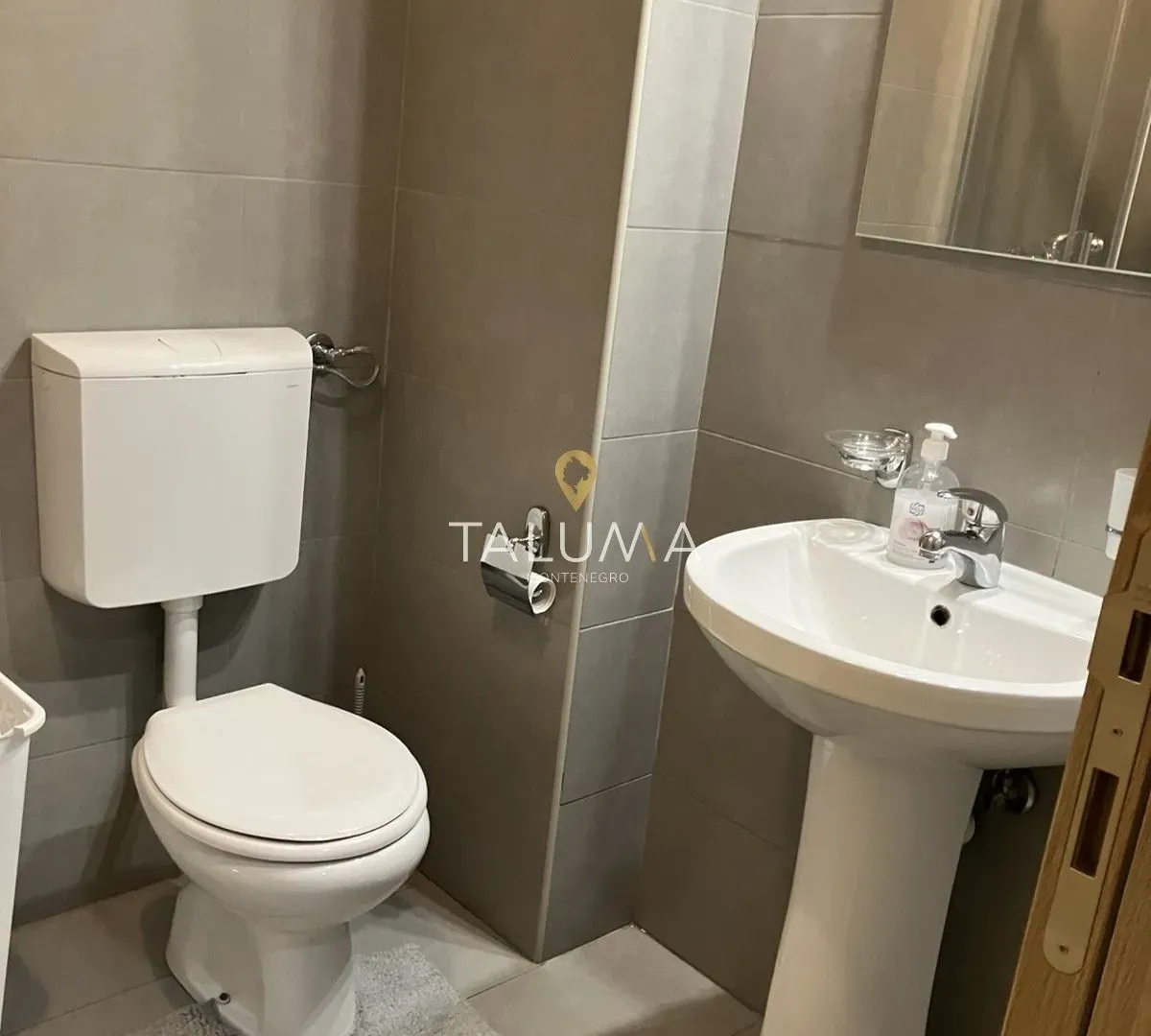 Izdavanje, jednosoban stan, 50m², Tuški Put, Podgorica